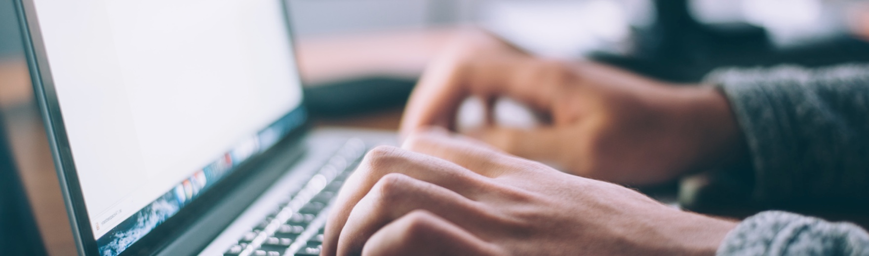 互聯網行業解決方案-互聯網以“輕資產”模式為主，對此，搭建自有供應商目錄化采購平臺，實現集中化、標準化采購，大大提高企業采購業務的風控能力。-pc-甄云科技